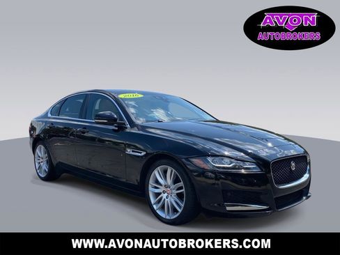 Used 2016 Jaguar XF Prestige image 1