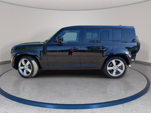 Certified 2025 Land Rover Defender 110 X-Dynamic SE AWD/4WD image 8