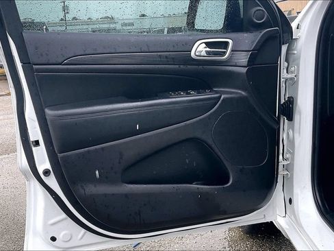 Certified 2019 Jeep Grand Cherokee Altitude RWD image 17