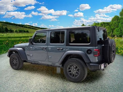 Used 2024 Jeep Wrangler Unlimited Sport AWD/4WD image 4