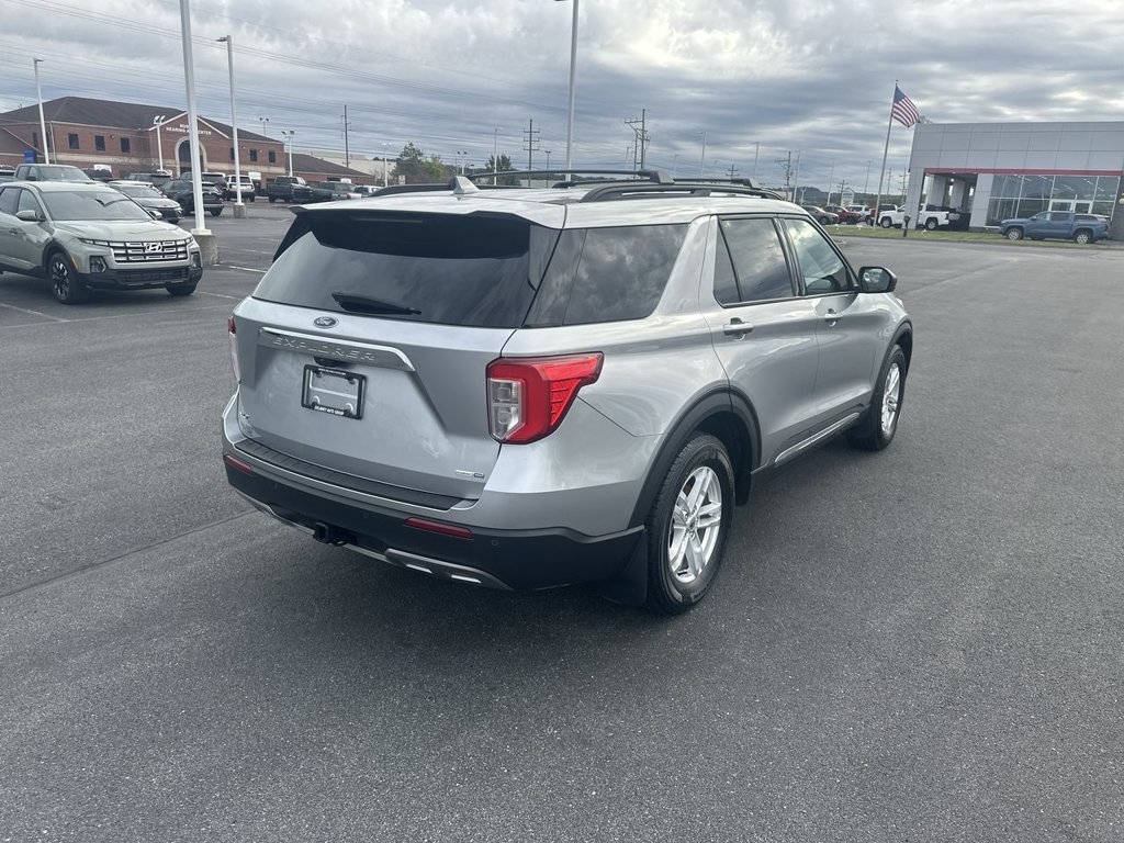 Used 2020 Ford Explorer XLT w/ Equipment Group 202A AWD/4WD image 8