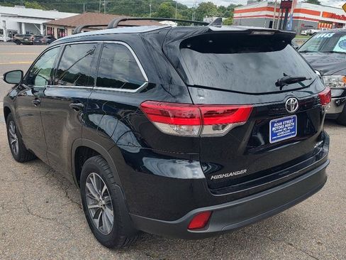 Used 2018 Toyota Highlander XLE AWD/4WD image 5