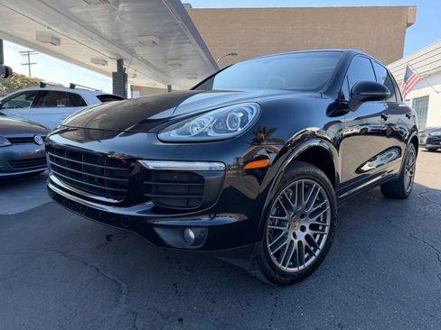 Used 2017 Porsche Cayenne Platinum Edition AWD/4WD image 1