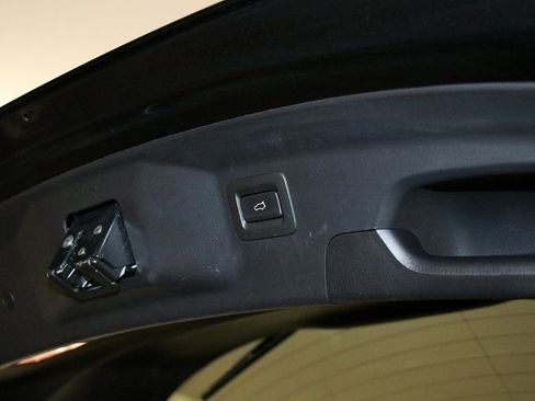 Used 2022 MAZDA CX-9 Touring image 31