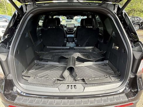 Used 2025 Ford Explorer ST w/ Sun And Sound Package AWD/4WD image 11