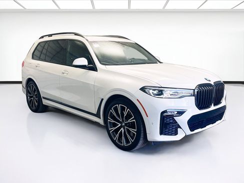 Used 2021 BMW X7 xDrive40i w/ M Sport Package image 3