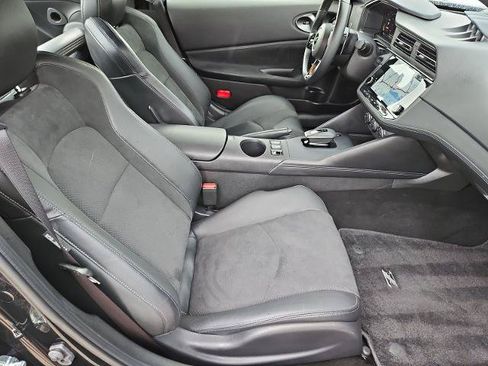 Certified 2025 Nissan Z Performance w/ Floor Mat Package RWD image 14