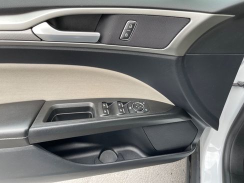 Used 2020 Ford Fusion S FWD image 12