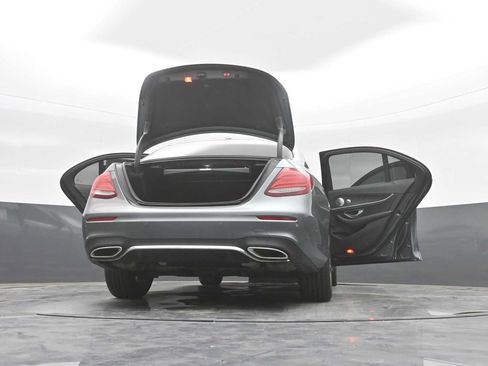 Used 2019 Mercedes-Benz E 300 4MATIC image 41