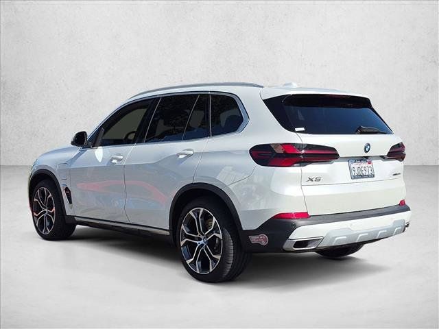 Certified 2024 BMW X5 xDrive50e w/ Premium Package AWD/4WD image 7