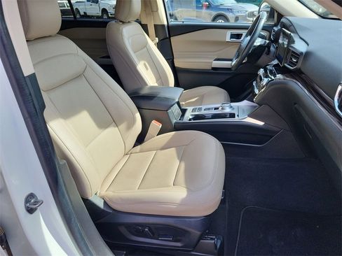 Used 2022 Ford Explorer Limited w/ Equipment Group 301A image 25