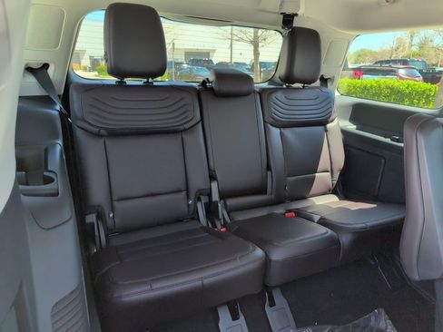 New 2026 Ford Expedition Platinum w/ Platinum Ultimate Package AWD/4WD image 15