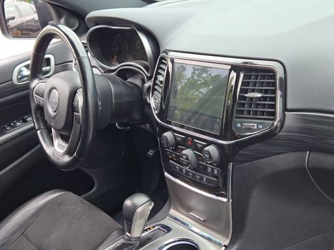 Used 2021 Jeep Grand Cherokee Laredo X AWD/4WD image 6