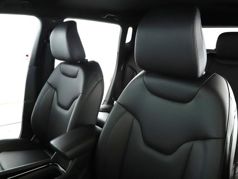 New 2026 Jeep Compass Limited image 4