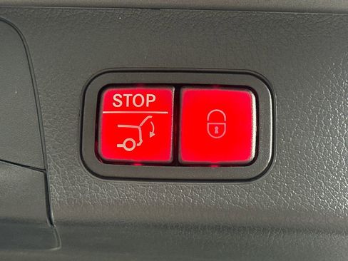 Certified 2023 Mercedes-Benz GLB 250 image 21
