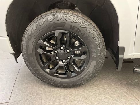 Used 2022 Chevrolet Silverado 1500 RST AWD/4WD image 4