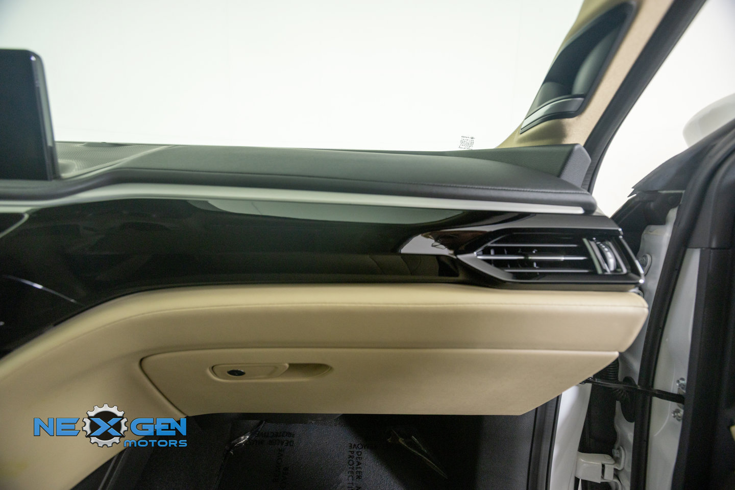 Used 2025 Acura MDX w/ Technology Package AWD/4WD image 9