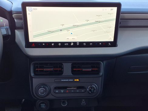 New 2026 Ford Maverick Lariat image 8