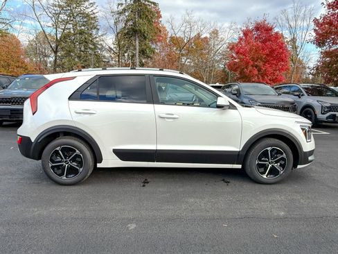 New 2026 Kia Niro LX image 8