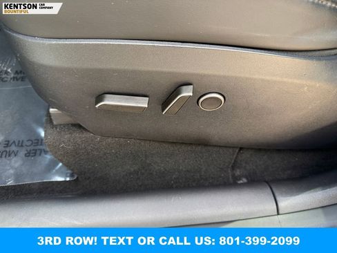Used 2024 Tesla Model Y Long Range AWD/4WD image 30