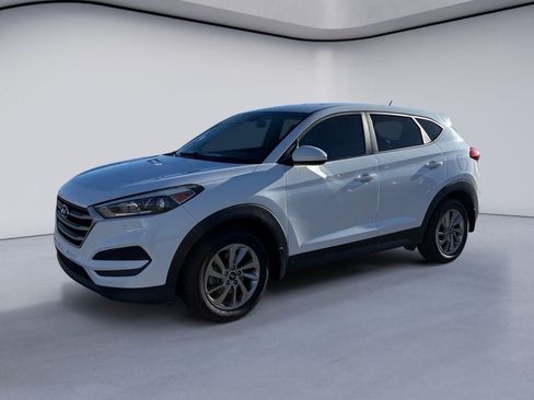 Used 2018 Hyundai Tucson SE image 1