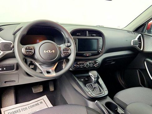 Used 2025 Kia Soul LX FWD image 12