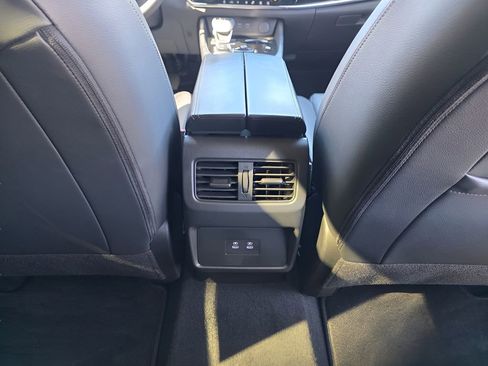 Used 2025 Nissan Rogue SL image 10