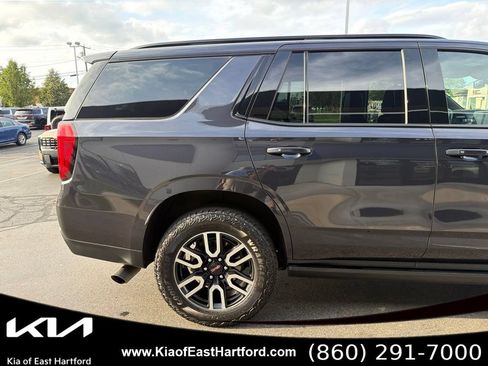 Used 2024 GMC Yukon AT4 w/ Technology Package AWD/4WD image 7