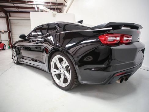 Used 2023 Chevrolet Camaro LT RWD image 4