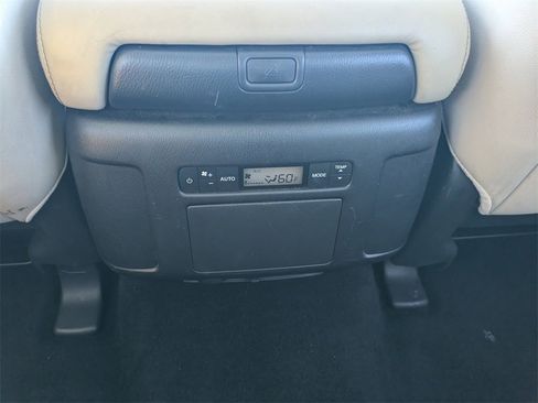 Used 2023 Nissan Armada SL w/ Captain's Chairs Package image 13