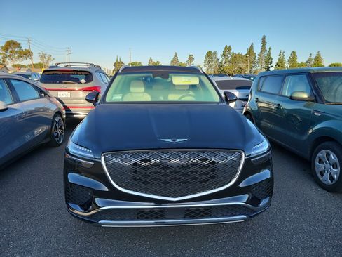 Certified 2026 Genesis GV70 2.5T Select image 2