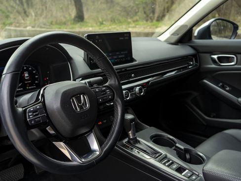 Used 2023 Honda Civic Touring image 16