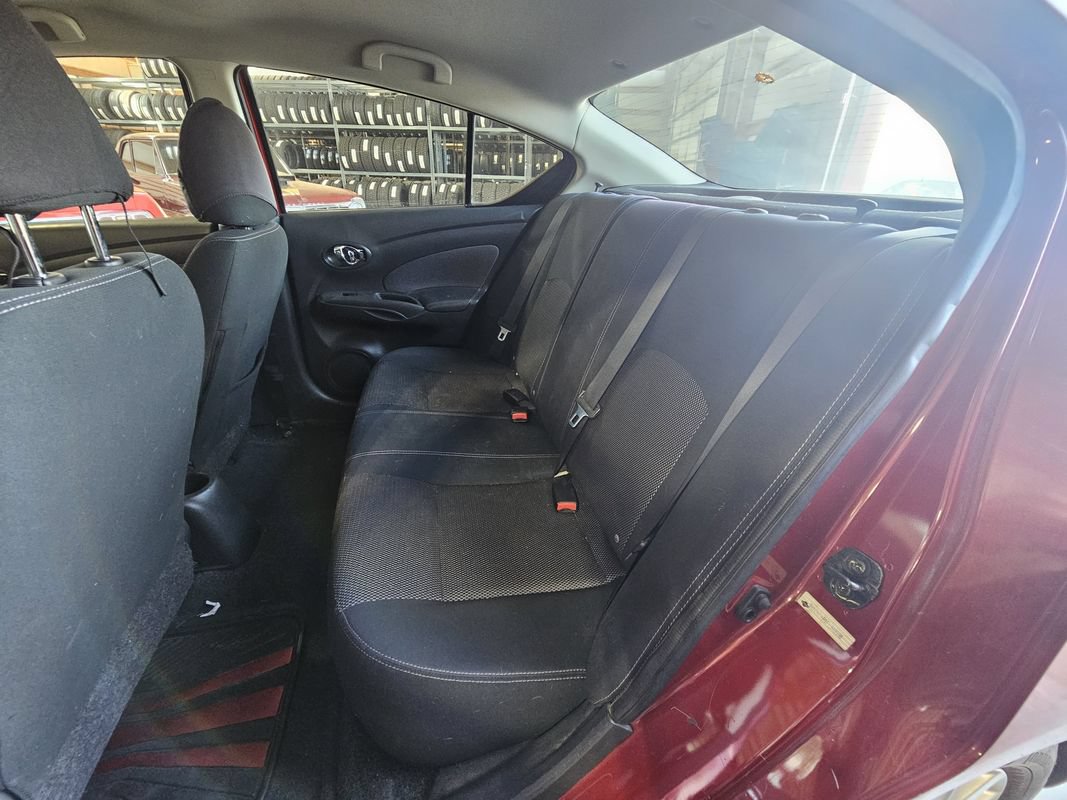 Used 2015 Nissan Versa SV w/ SV Appearance Package FWD image 10