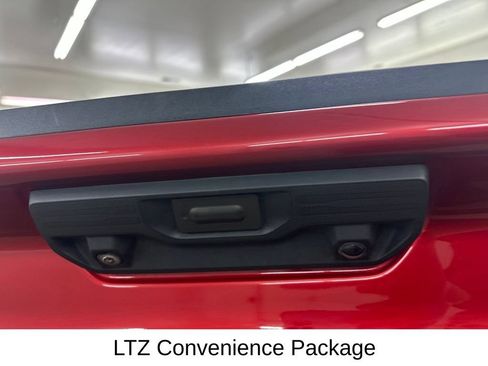 Used 2022 Chevrolet Silverado 1500 LTZ AWD/4WD image 18