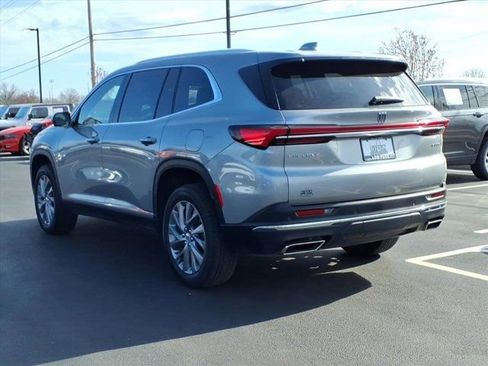 Used 2025 Buick Enclave Preferred image 5