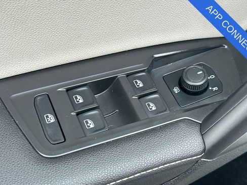 Used 2022 Volkswagen Tiguan S FWD image 12