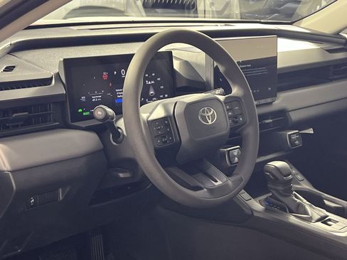 Used 2026 Toyota RAV4 LE AWD/4WD image 17