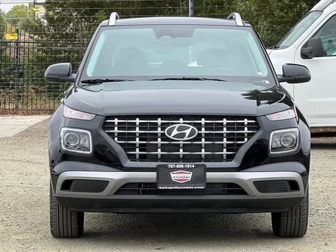 New 2026 Hyundai Venue SEL FWD image 3