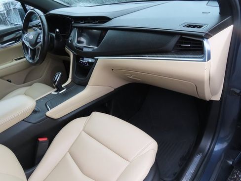 Used 2019 Cadillac XT5 FWD image 39
