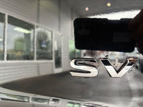 Used 2023 Nissan Rogue SV image 8