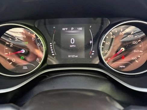 Used 2019 Jeep Compass Latitude FWD image 17