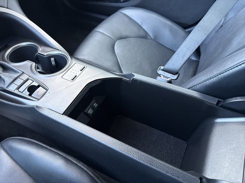 Used 2022 Toyota Camry XSE image 18