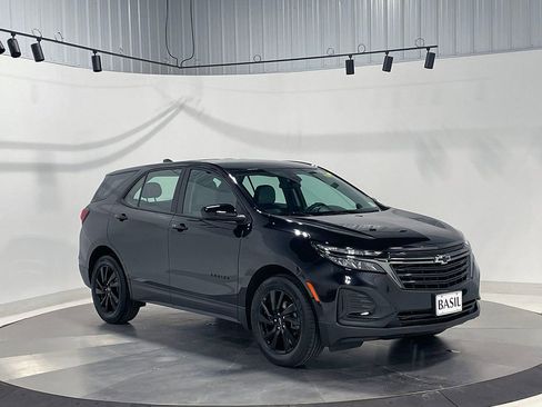 Used 2023 Chevrolet Equinox LS w/ Midnight Edition FWD image 38