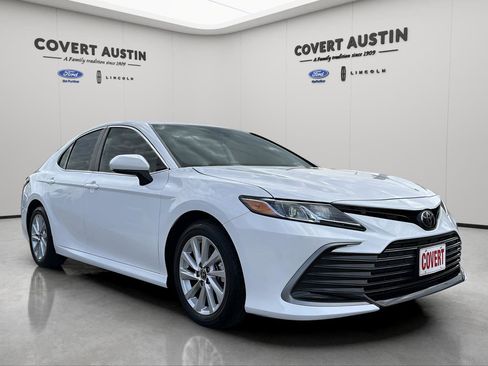 Used 2024 Toyota Camry LE image 7
