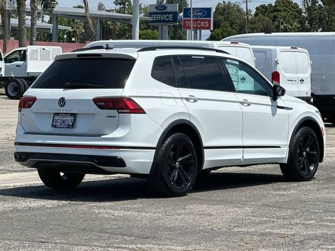 Used 2023 Volkswagen Tiguan SE R-Line AWD/4WD image 3