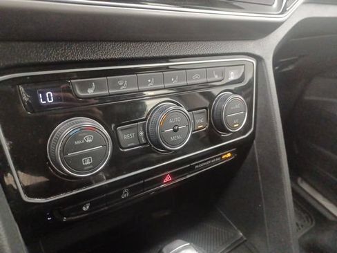 Used 2019 Volkswagen Atlas SEL FWD image 20