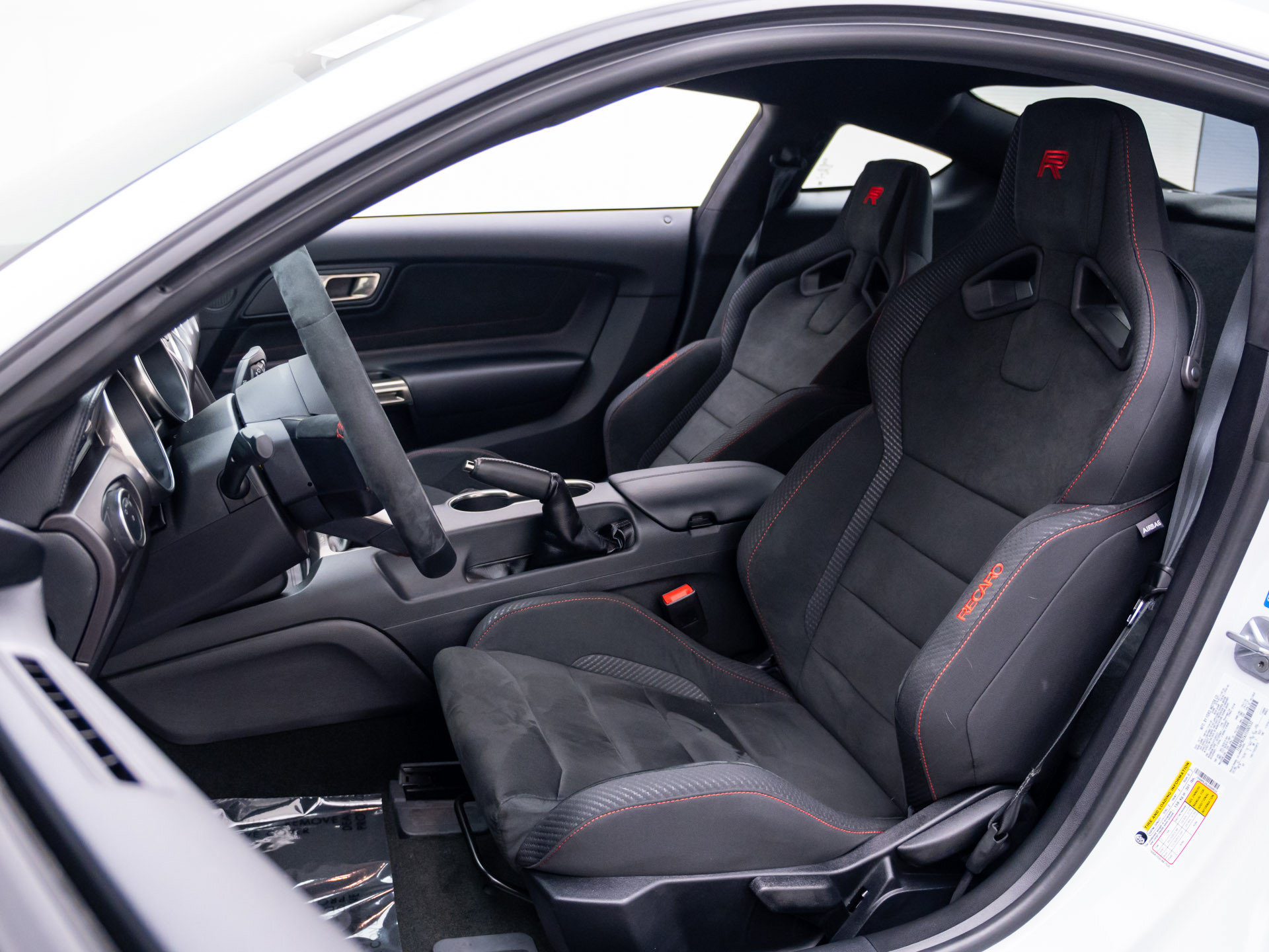 Used 2018 Ford Mustang Shelby GT350R w/ GT350R Equipment Group 920A RWD image 14