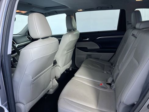 Used 2017 Toyota Highlander Limited FWD image 26