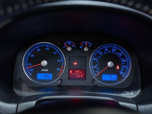 Used 2004 Volkswagen R32 AWD/4WD image 34