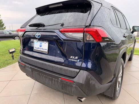 Used 2022 Toyota RAV4 XLE Premium AWD/4WD image 35